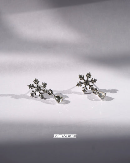 GESTALT Sparkling Snowflake Earrings