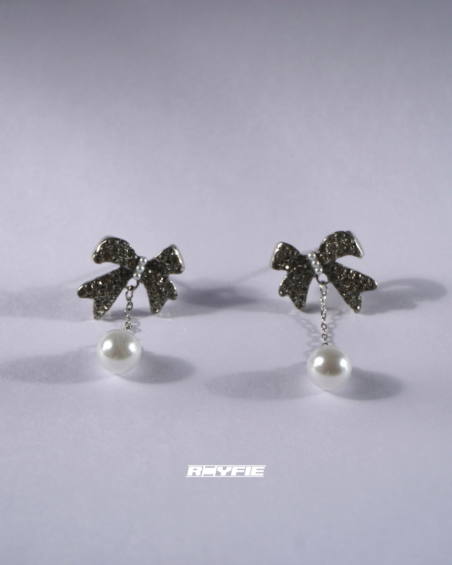 GESTALT Charming Bow and Pearl Earrings