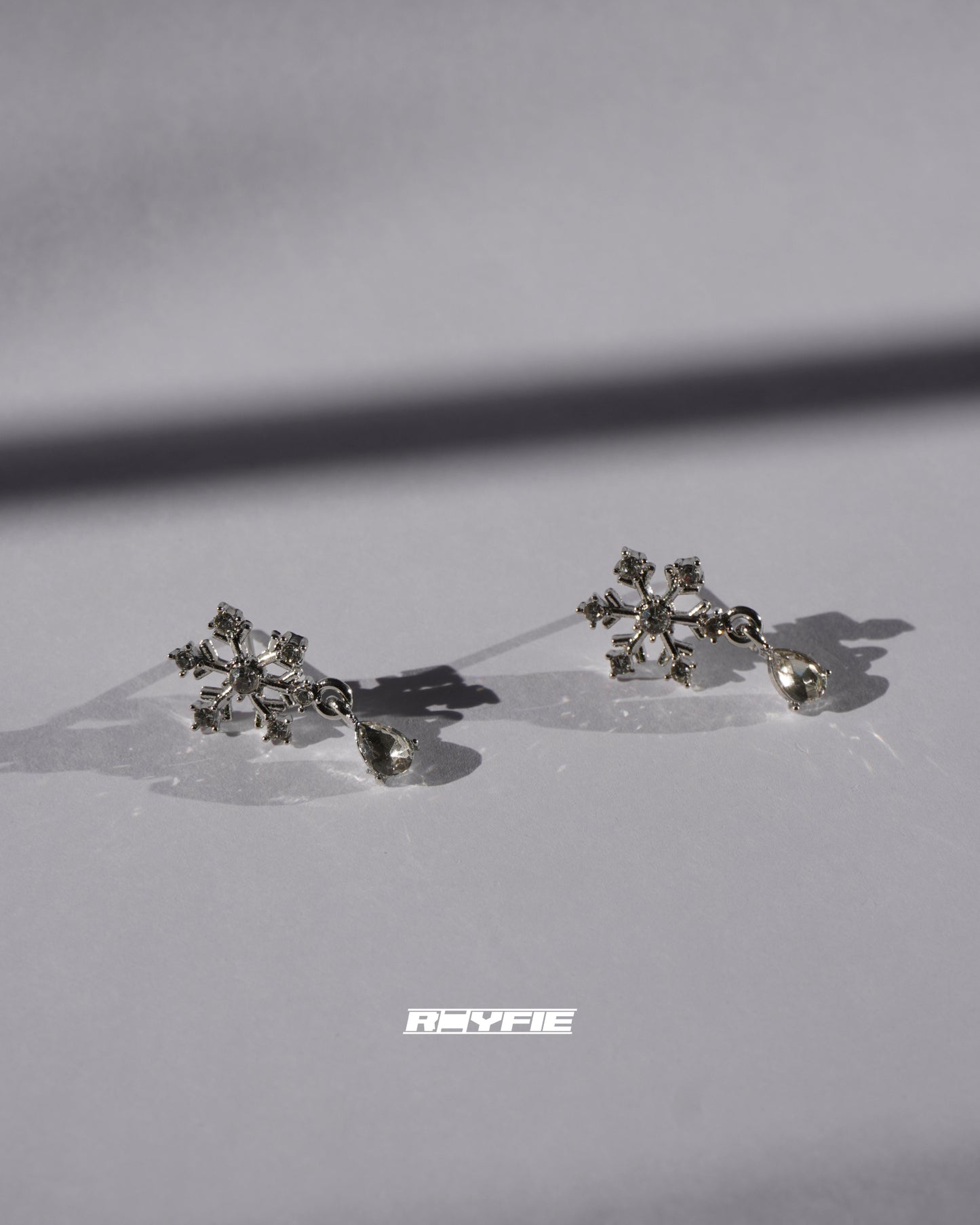 GESTALT Sparkling Snowflake Earrings