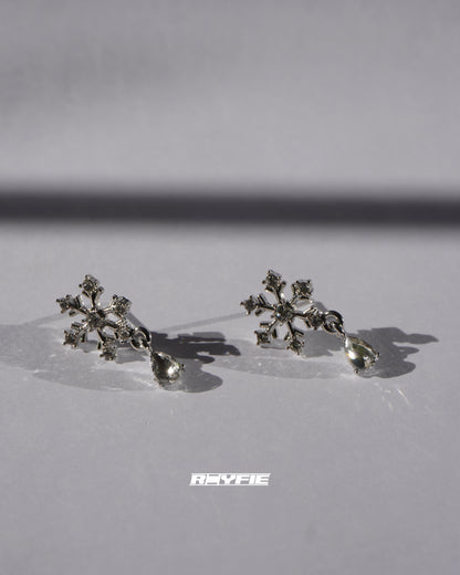 GESTALT Sparkling Snowflake Earrings